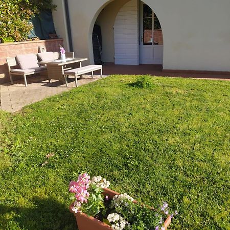 Casa Claudia Hotel Capannori Eksteriør billede